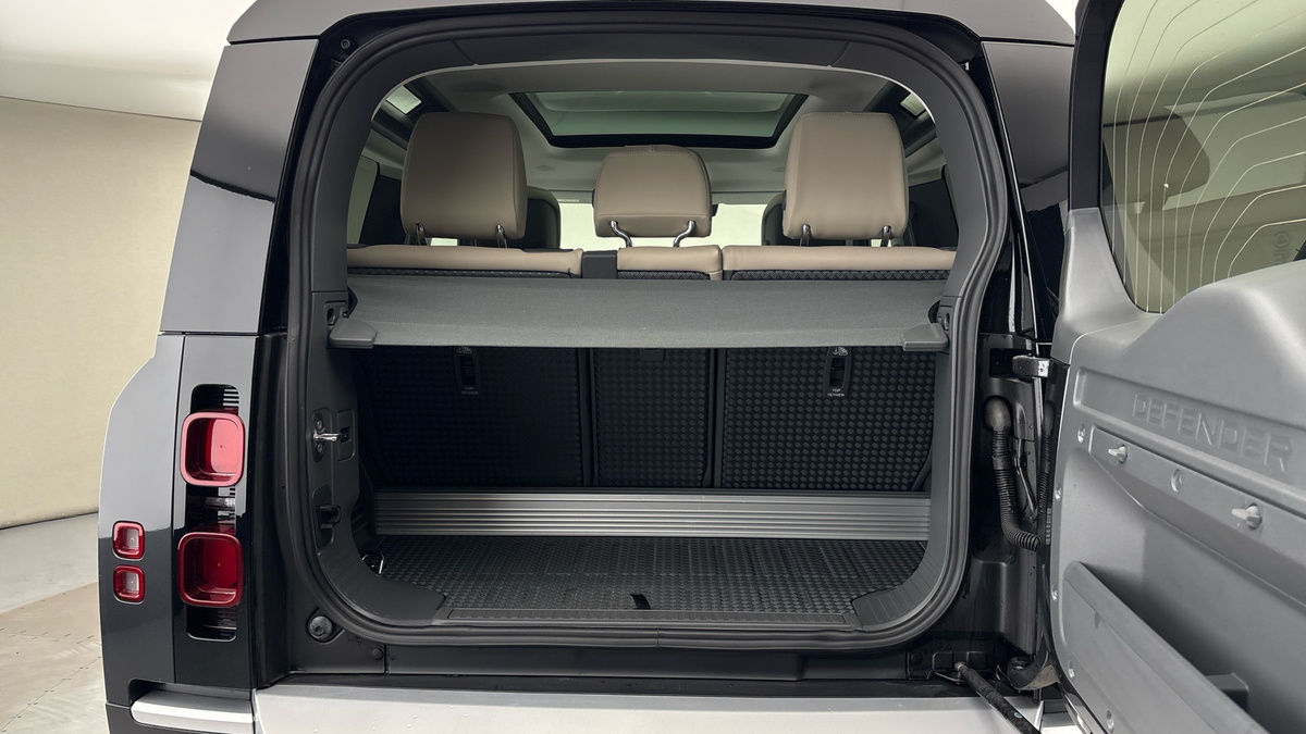 Used Land Rover Defender 90 2024 for sale - 76536438: Photo 11