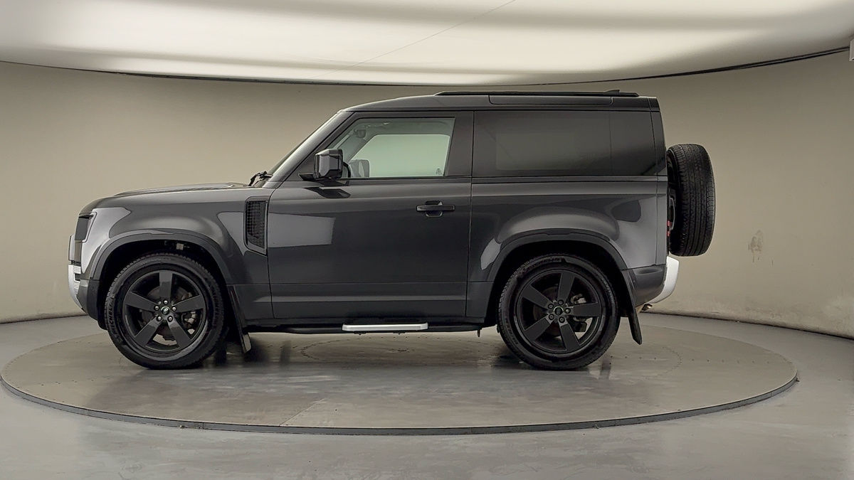 Used Land Rover Defender 90 2024 for sale - 76536438: Photo 15