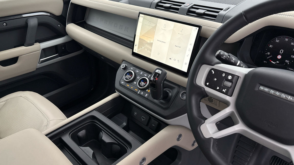 Used Land Rover Defender 90 2024 for sale - 76536438: Photo 18