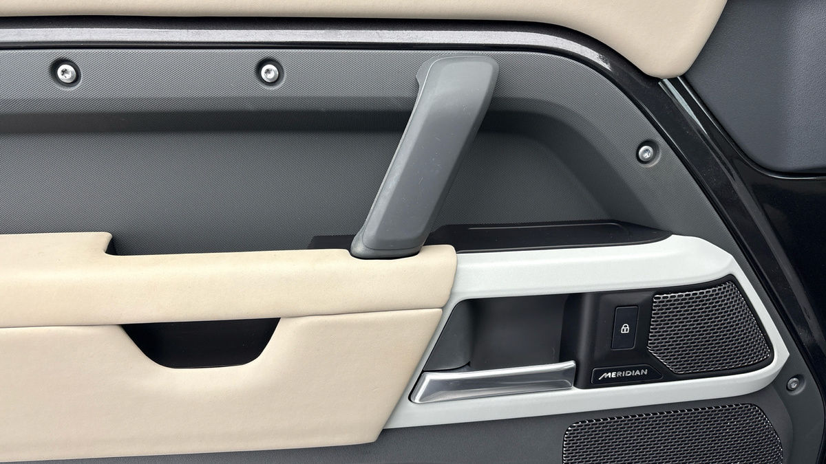 Used Land Rover Defender 90 2024 for sale - 76536438: Photo 19