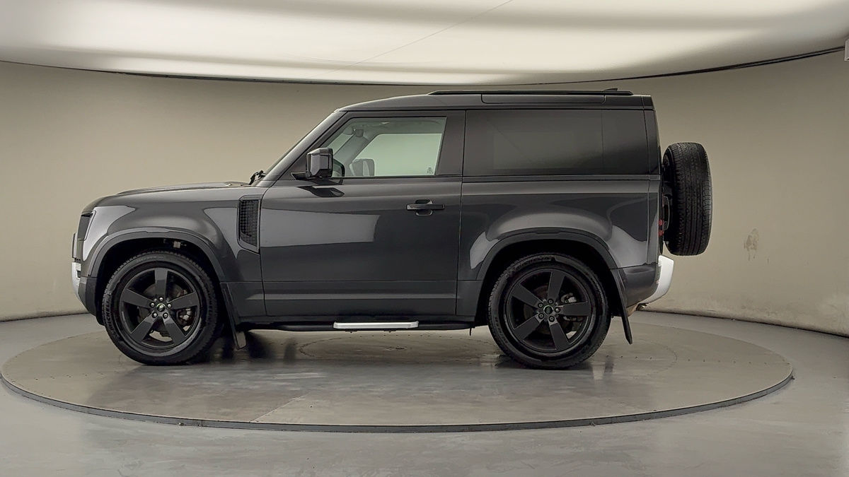 Used Land Rover Defender 90 2024 for sale - 76536438: Photo 27