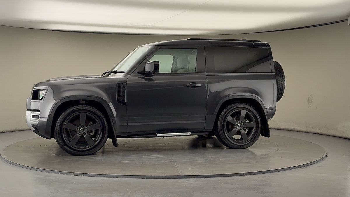 Used Land Rover Defender 90 2024 for sale - 76536438: Photo 28