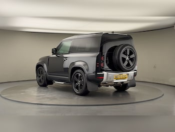 Used Land Rover Defender 90 2024 for sale - 76536438: Photo