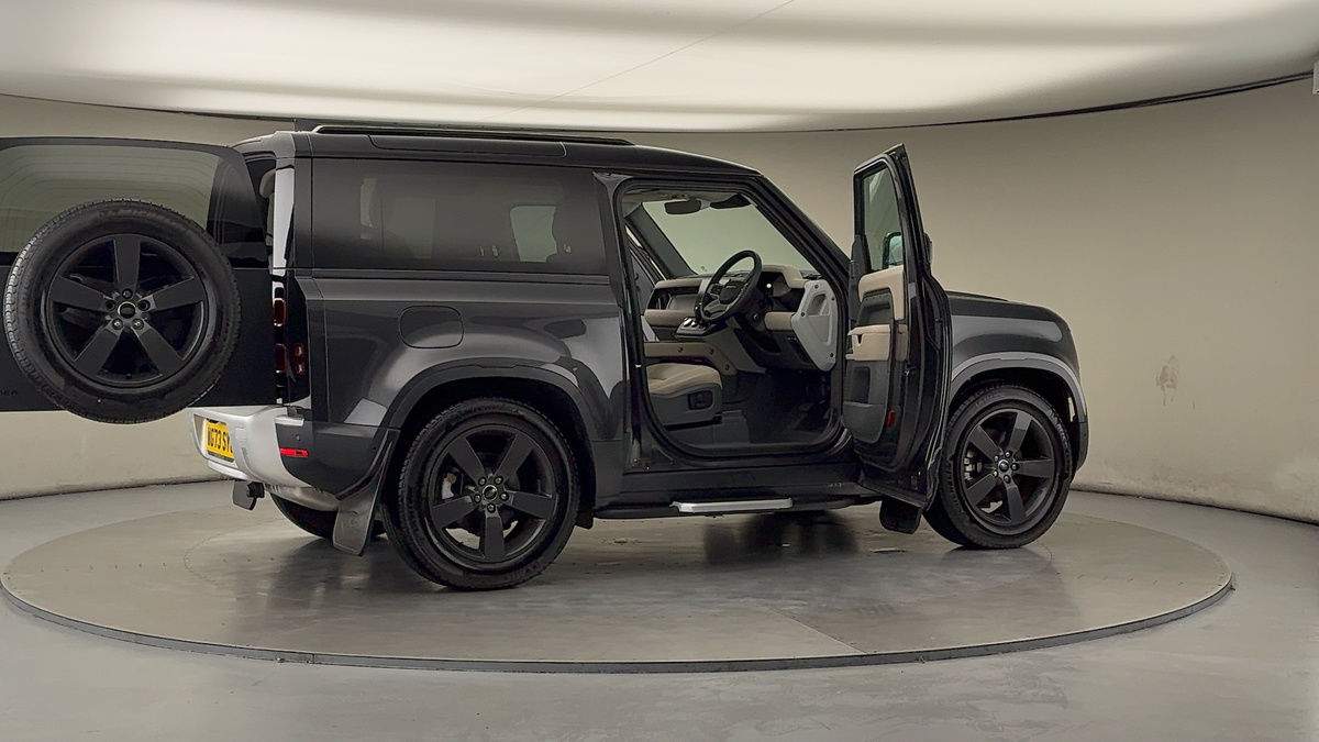 Used Land Rover Defender 90 2024 for sale - 76536438: Photo 57