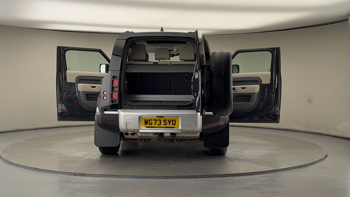 Used Land Rover Defender 90 2024 for sale - 76536438: Photo 60