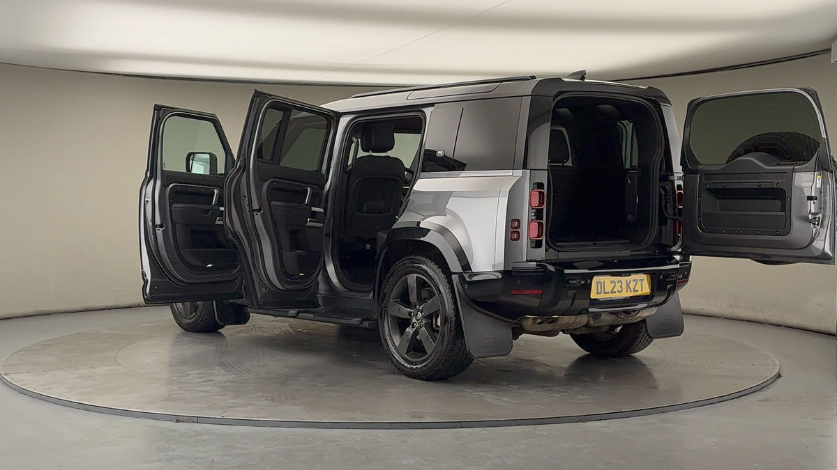 Used Land Rover Defender 110 2023 for sale - 77213249: Photo 43