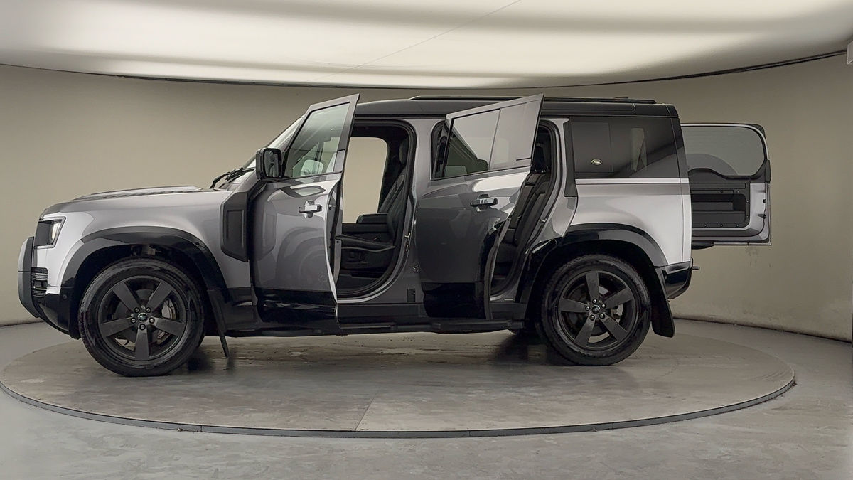 Used Land Rover Defender 110 2023 for sale - 77213249: Photo 47