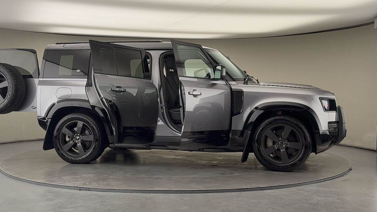 Used Land Rover Defender 110 2023 for sale - 77213249: Photo 55