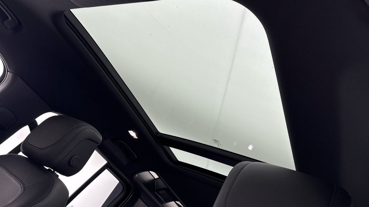 Used Land Rover Defender 110 2023 for sale - 77213249: Photo 6