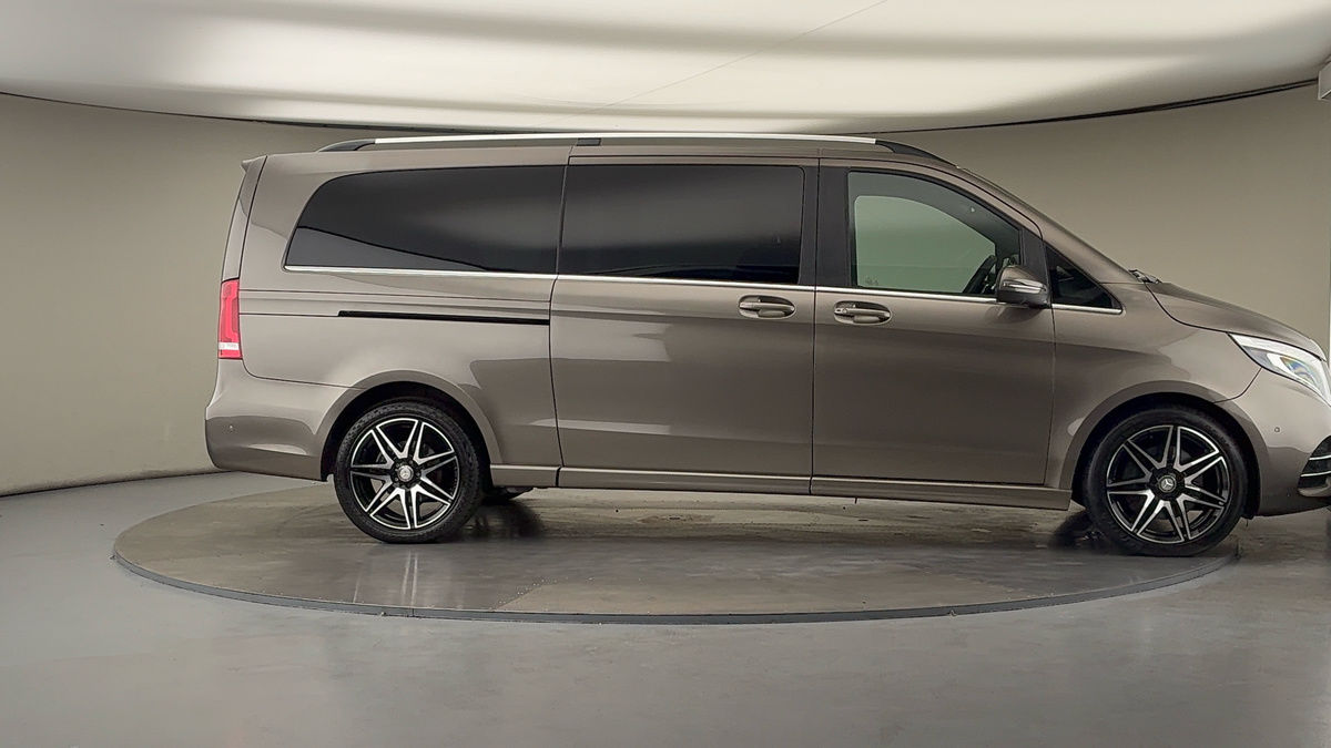 Used Mercedes-Benz V-Class 2018 for sale - 75172161: Photo 16