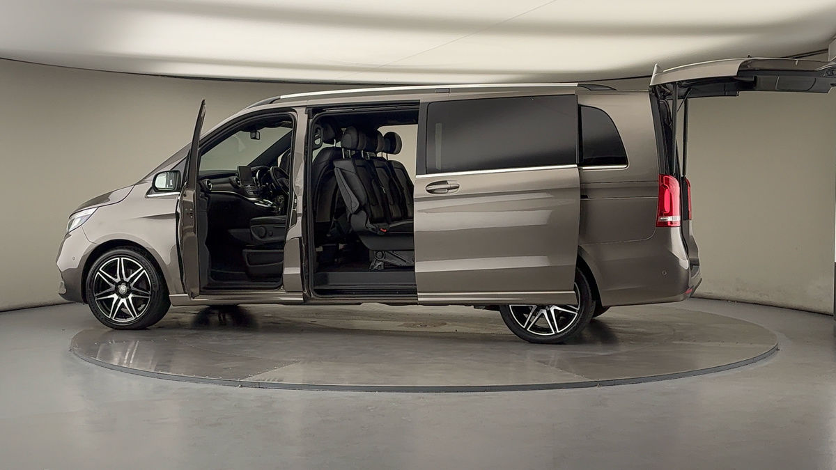 Used Mercedes-Benz V-Class 2018 for sale - 75172161: Photo 46