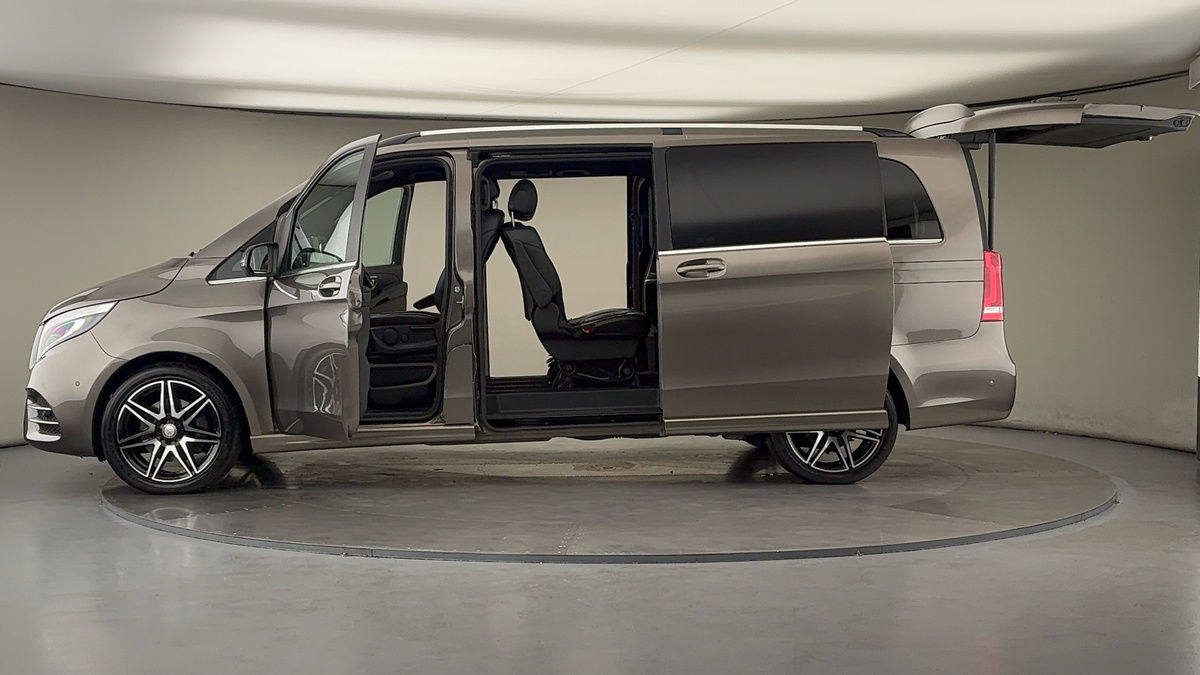 Used Mercedes-Benz V-Class 2018 for sale - 75172161: Photo 47