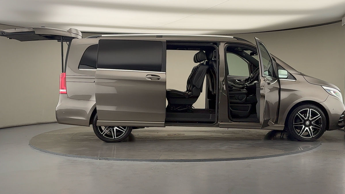 Used Mercedes-Benz V-Class 2018 for sale - 75172161: Photo 56