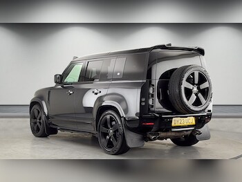 Used Land Rover Defender 110 2023 for sale - 78412915: Photo