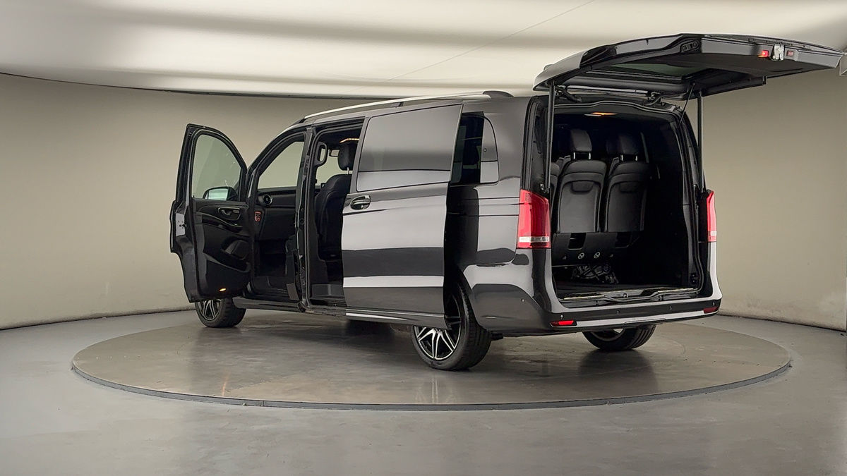 Used Mercedes-Benz V-Class 2023 for sale - 76224268: Photo 43