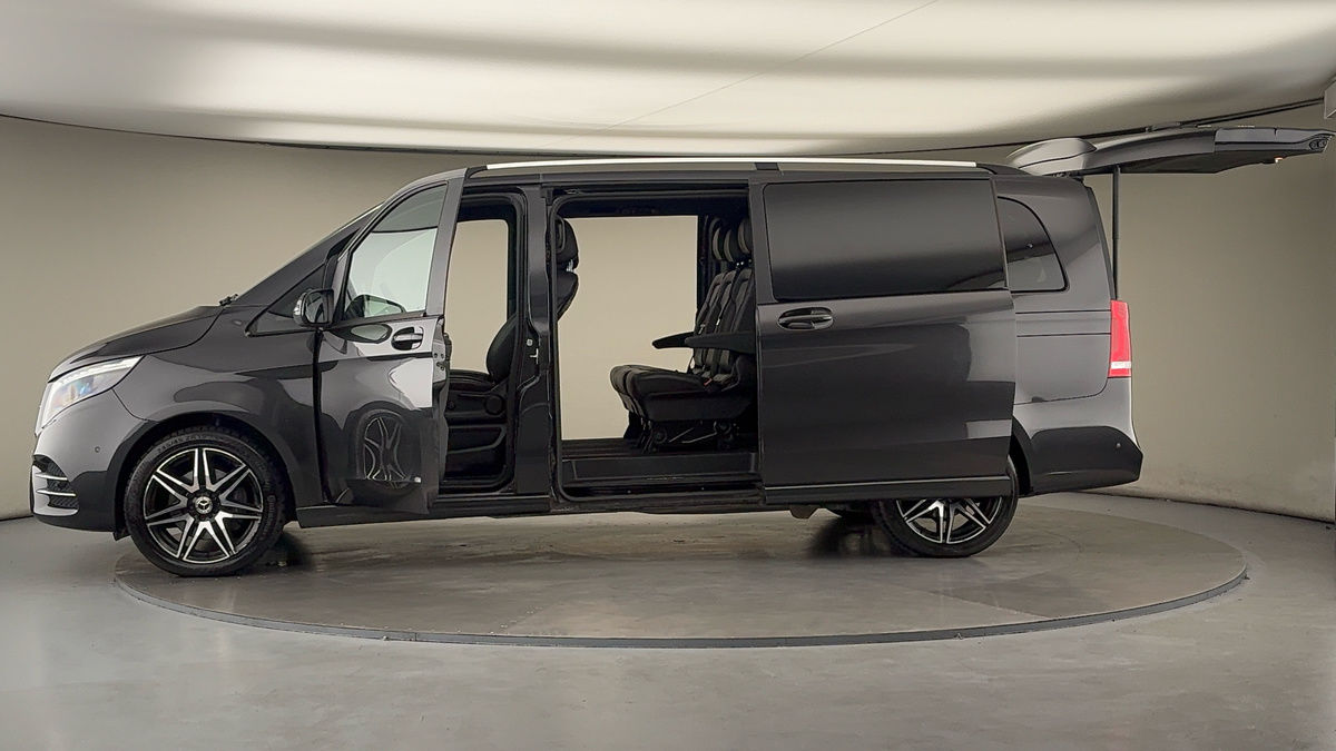 Used Mercedes-Benz V-Class 2023 for sale - 76224268: Photo 47