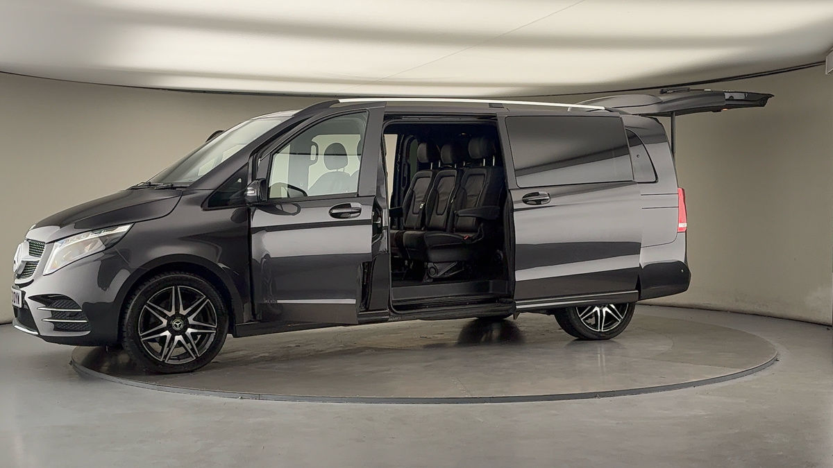 Used Mercedes-Benz V-Class 2023 for sale - 76224268: Photo 48