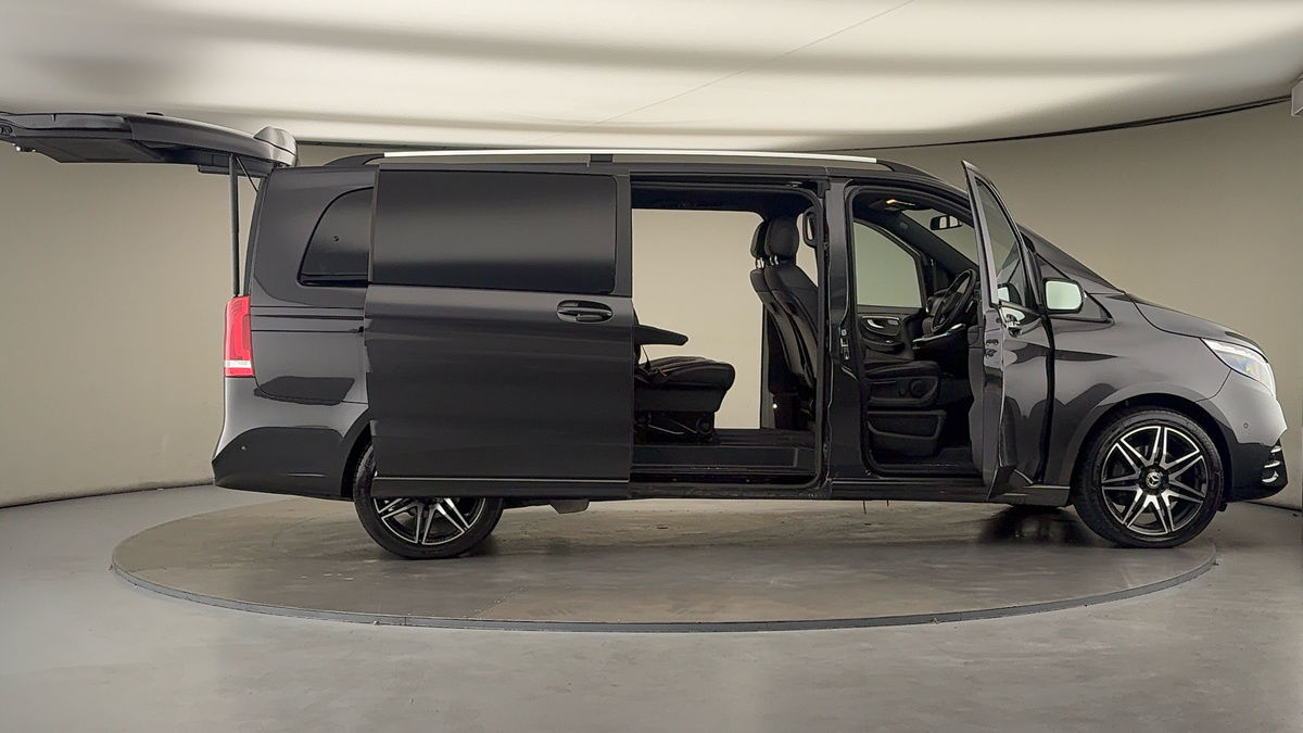 Used Mercedes-Benz V-Class 2023 for sale - 76224268: Photo 56