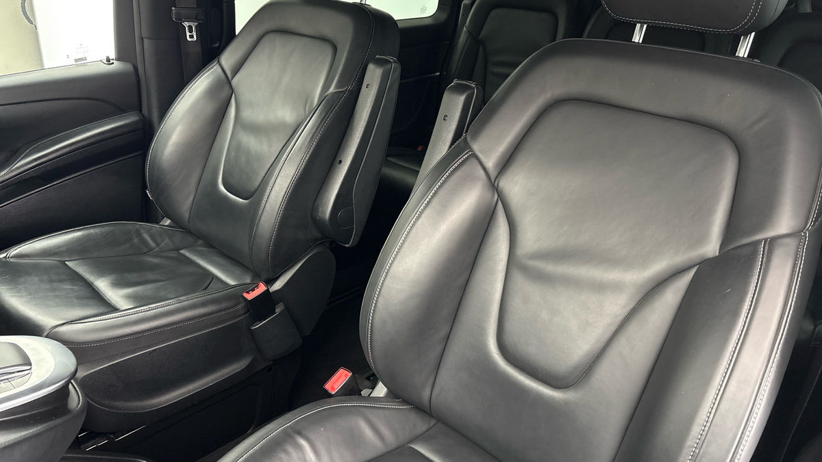 Used Mercedes-Benz V-Class 2023 for sale - 76224268: Photo 7