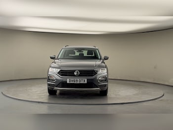 Used Volkswagen T-Roc 2019 for sale - 77535687: Photo