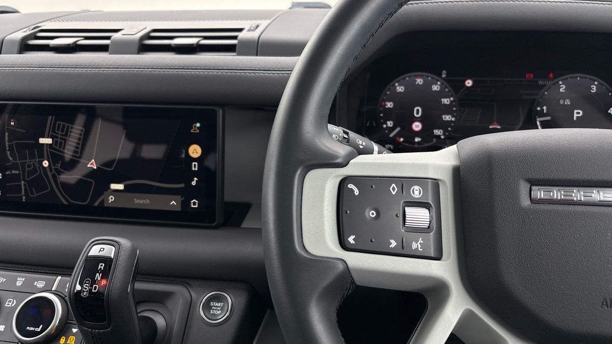 Used Land Rover Defender 110 2024 for sale - 76323902: Photo 13