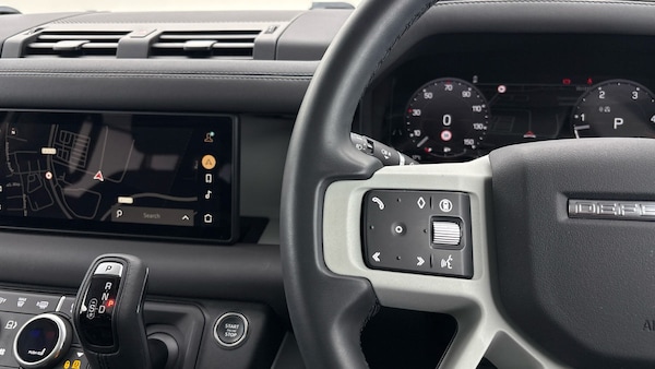 Used Land Rover Defender 110 2024 for sale - 76323902: Photo 13