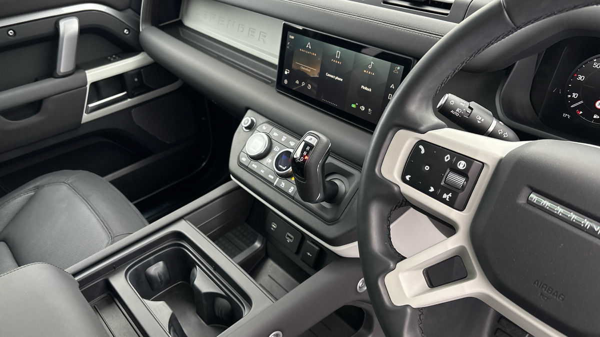 Used Land Rover Defender 110 2024 for sale - 76323902: Photo 18