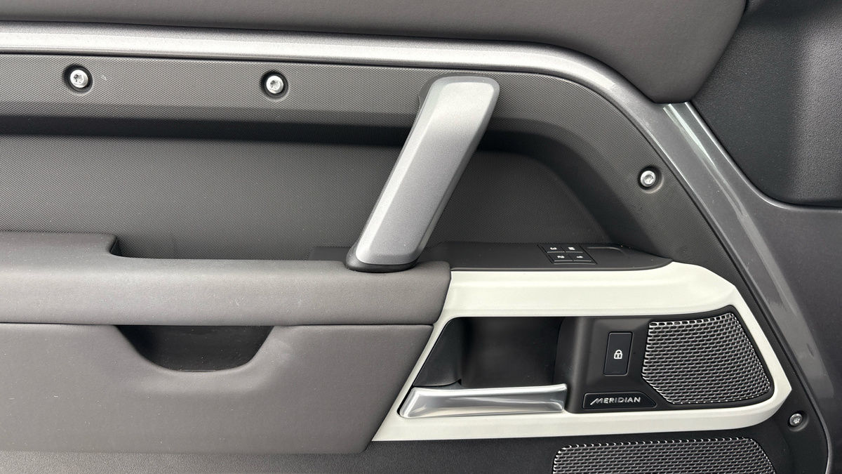 Used Land Rover Defender 110 2024 for sale - 76323902: Photo 19