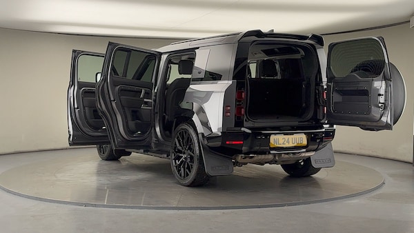 Used Land Rover Defender 110 2024 for sale - 76323902: Photo 23