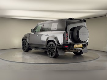 Used Land Rover Defender 110 2024 for sale - 76323902: Photo