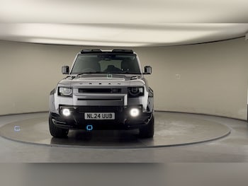 Used Land Rover Defender 110 2024 for sale - 76323902: Photo