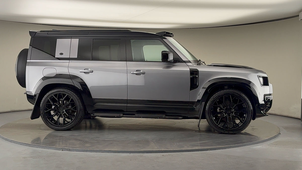 Used Land Rover Defender 110 2024 for sale - 76323902: Photo 42