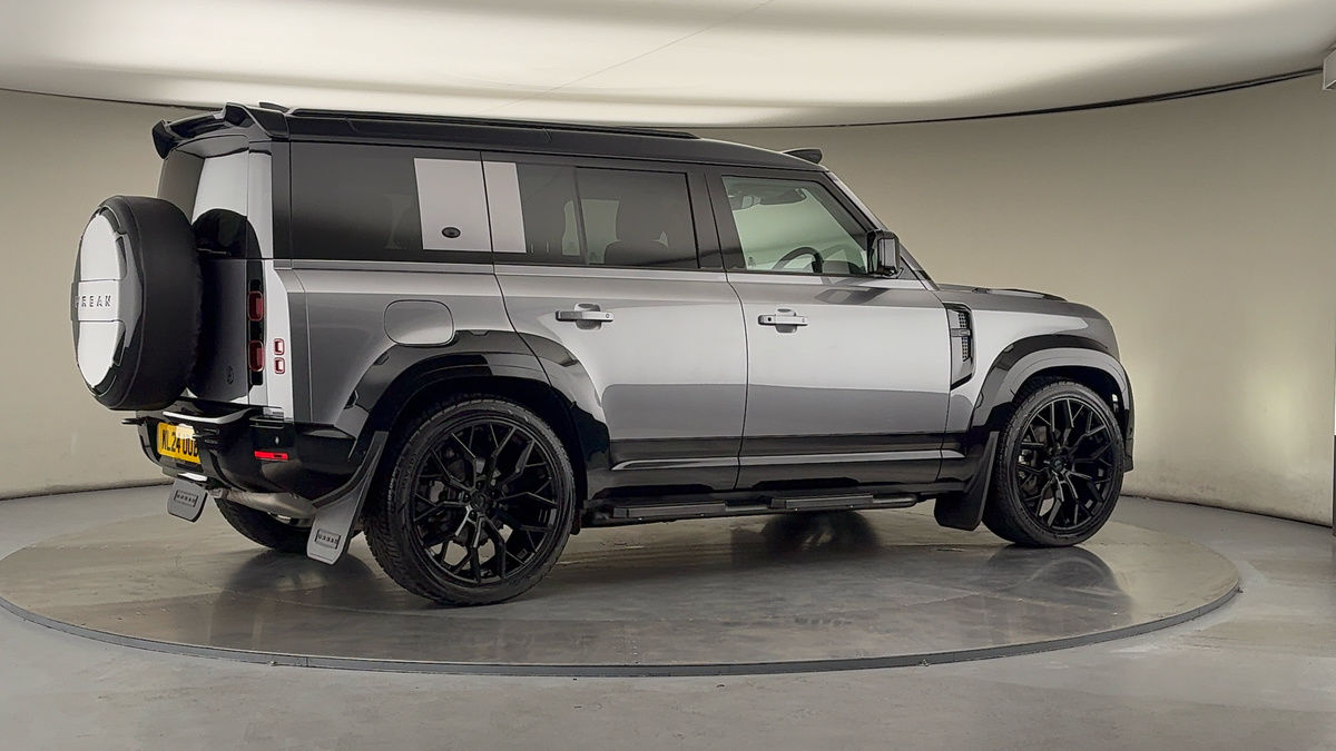 Used Land Rover Defender 110 2024 for sale - 76323902: Photo 44