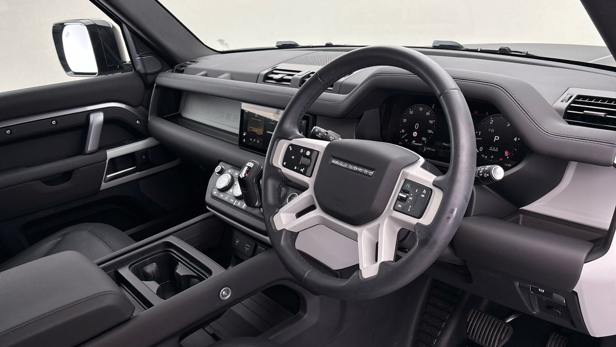 Used Land Rover Defender 110 2024 for sale - 76323902: Photo 5