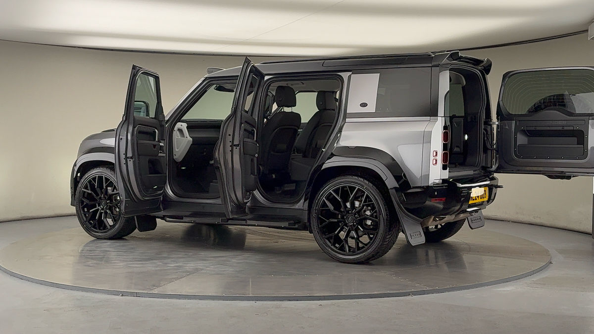 Used Land Rover Defender 110 2024 for sale - 76323902: Photo 51