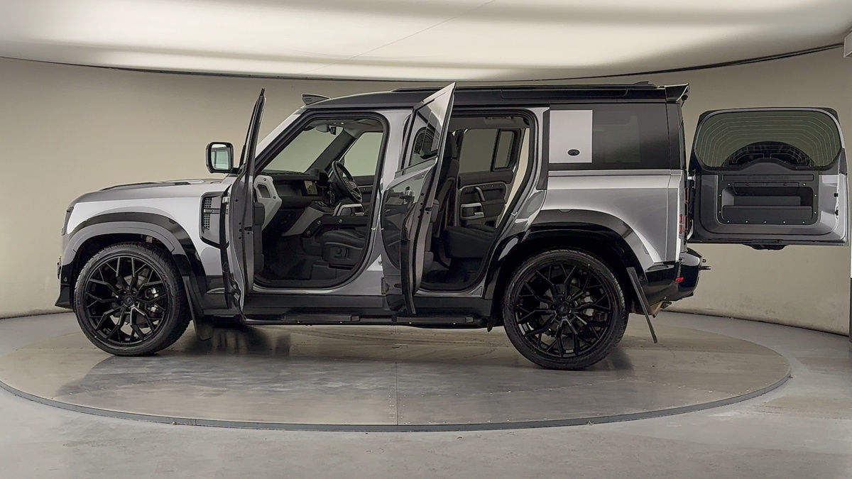 Used Land Rover Defender 110 2024 for sale - 76323902: Photo 52