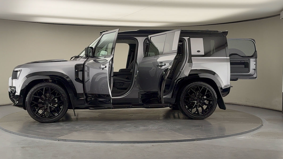 Used Land Rover Defender 110 2024 for sale - 76323902: Photo 53