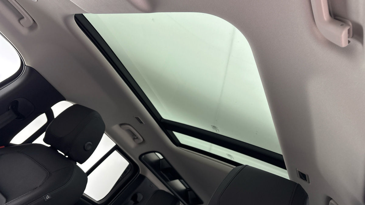 Used Land Rover Defender 110 2024 for sale - 76323902: Photo 6