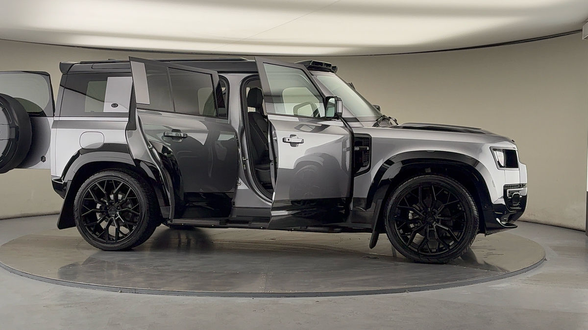 Used Land Rover Defender 110 2024 for sale - 76323902: Photo 61