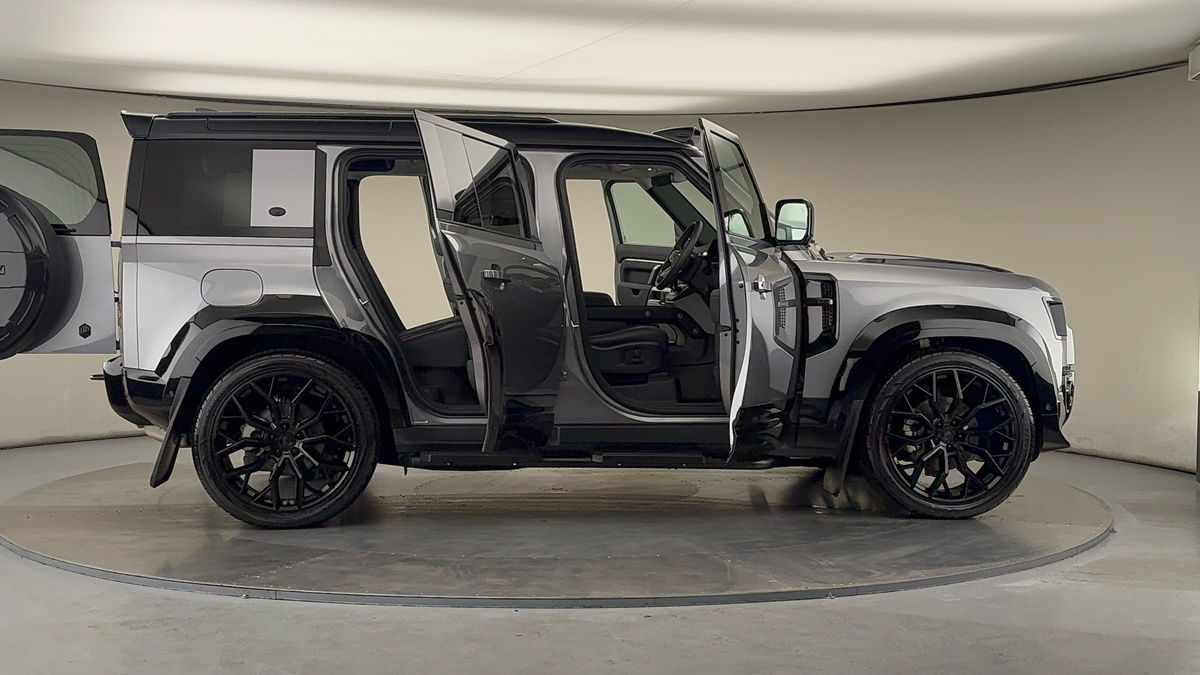 Used Land Rover Defender 110 2024 for sale - 76323902: Photo 62