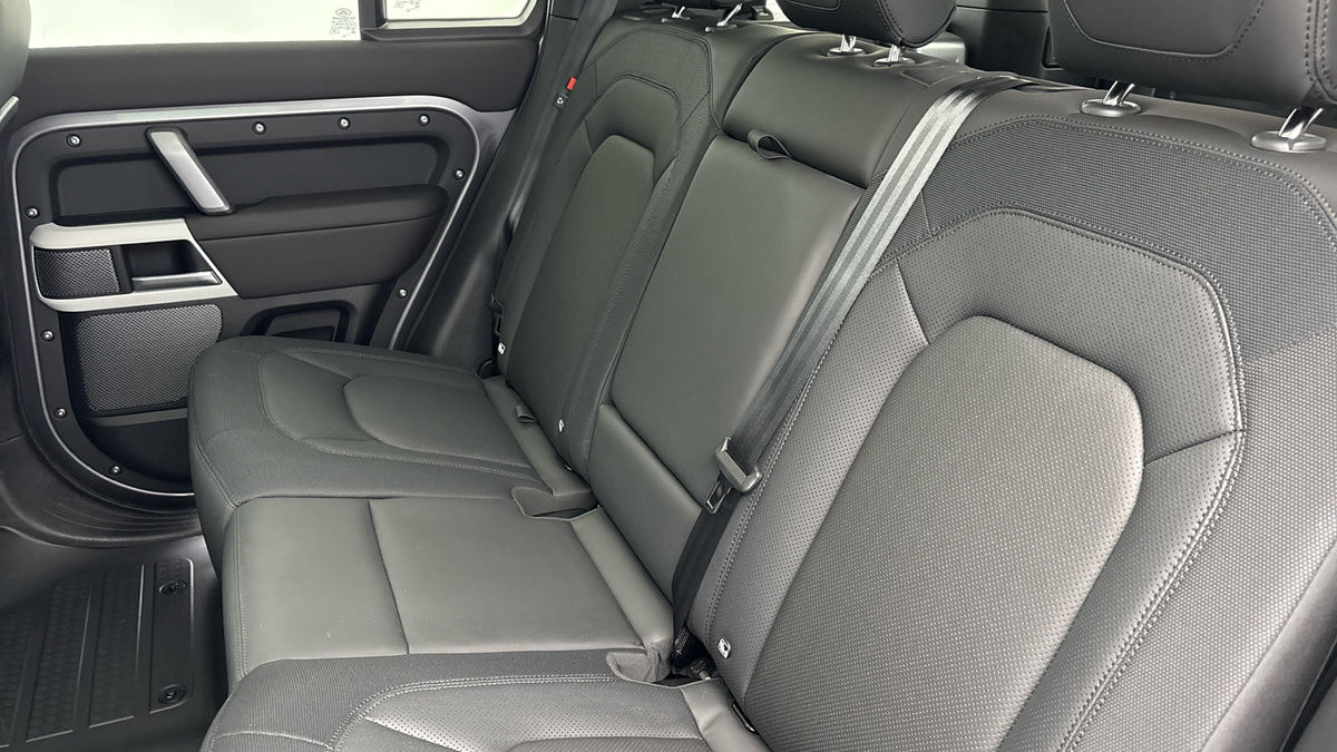 Used Land Rover Defender 110 2024 for sale - 76323902: Photo 8