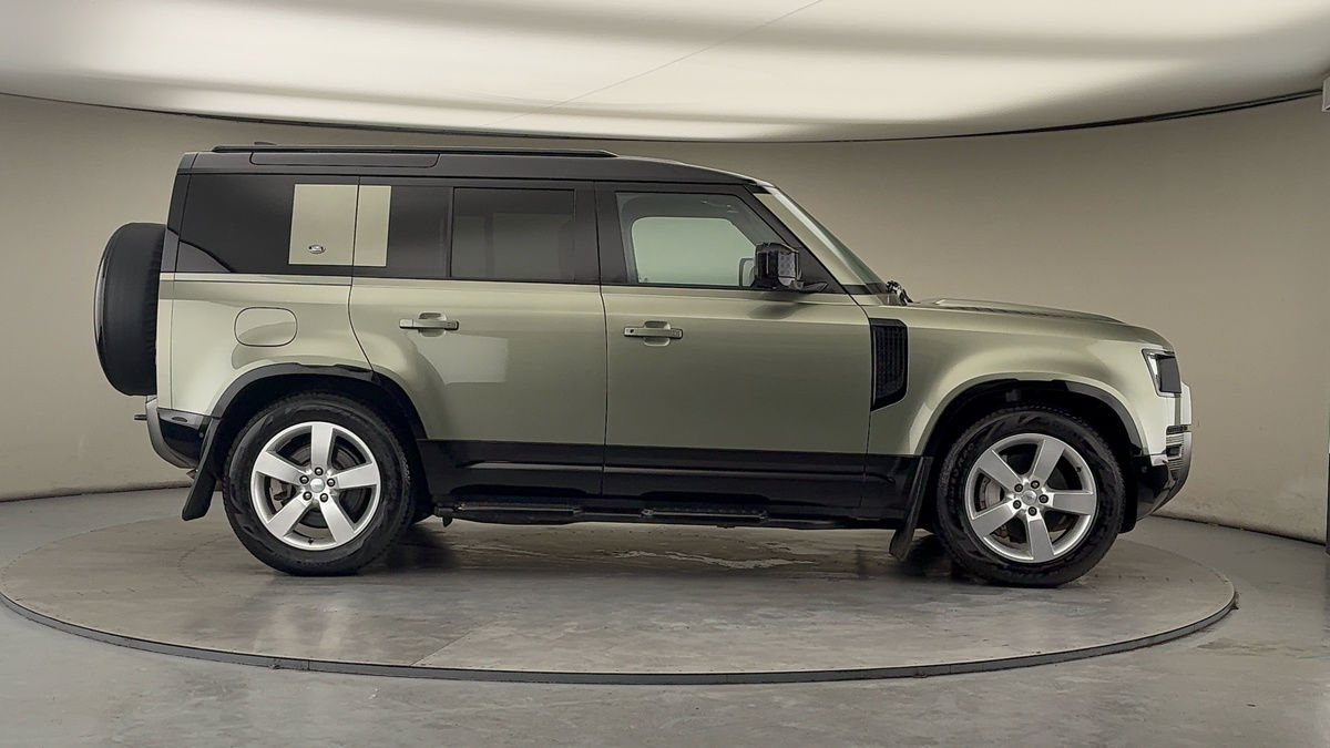 Used Land Rover Defender 2022 for sale - 77681552: Photo 16