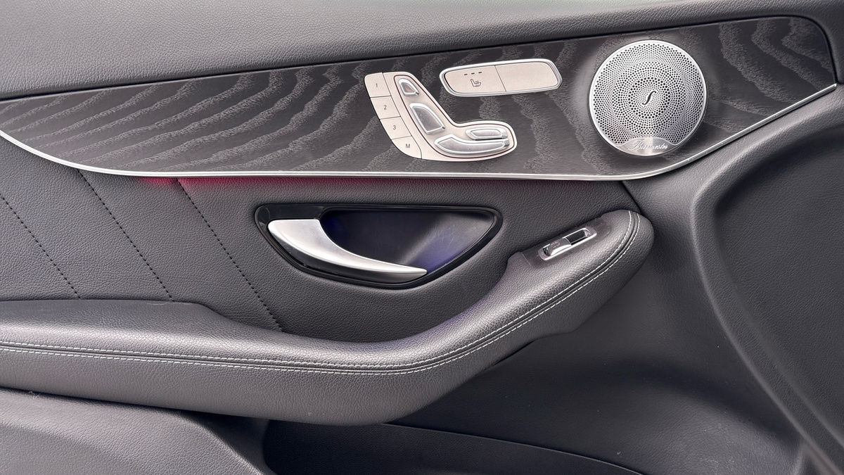 Used Mercedes-Benz GLC 2020 for sale - 77328902: Photo 37