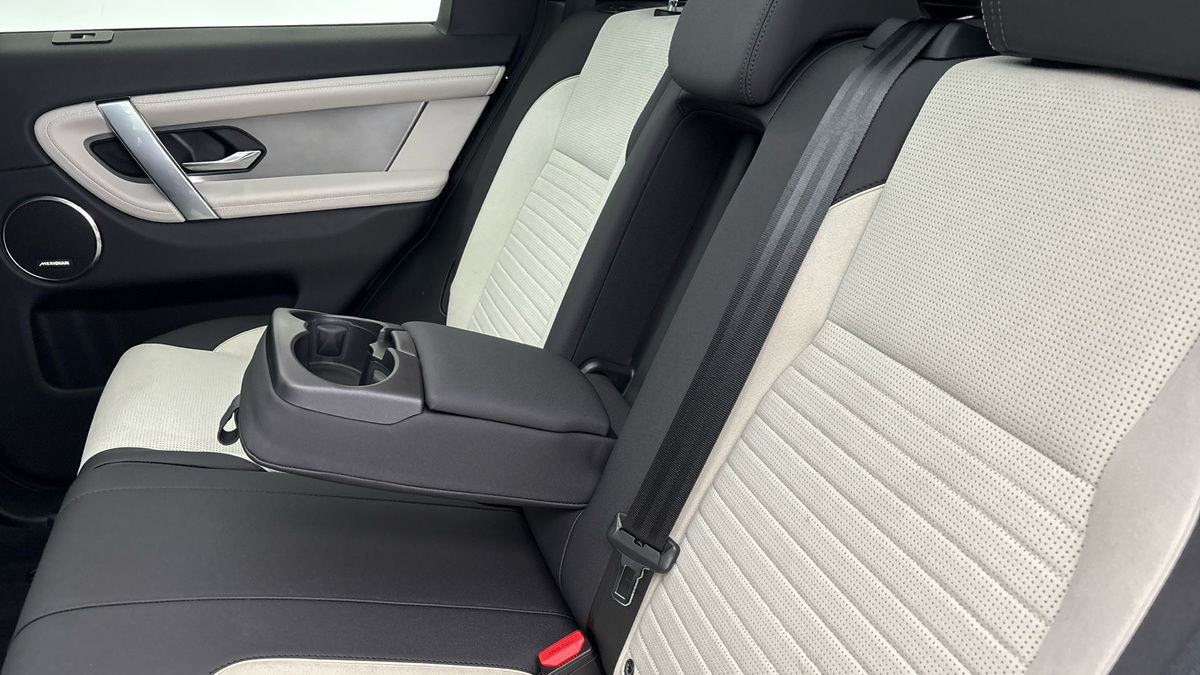 Used Land Rover Discovery Sport 2024 for sale - 76630368: Photo 9