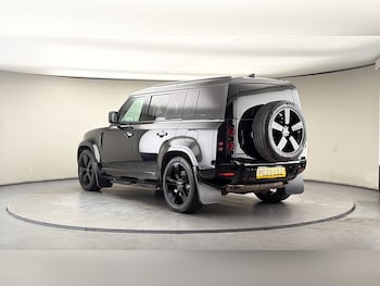 Used Land Rover Defender 110 2023 for sale - 77968155: Photo