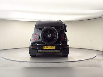 Used Land Rover Defender 110 2023 for sale - 77968155: Photo