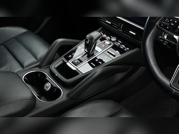 Used Porsche Cayenne 2020 for sale - 75222096: Photo