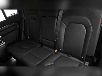 Used Land Rover Defender 110 2023 for sale - 75150228: Photo
