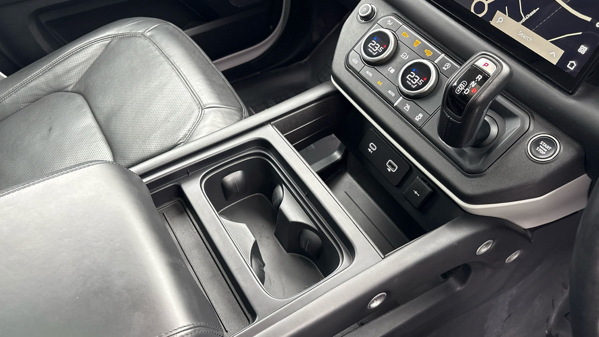 Used Land Rover Defender 90 2024 for sale - 77370432: Photo 18