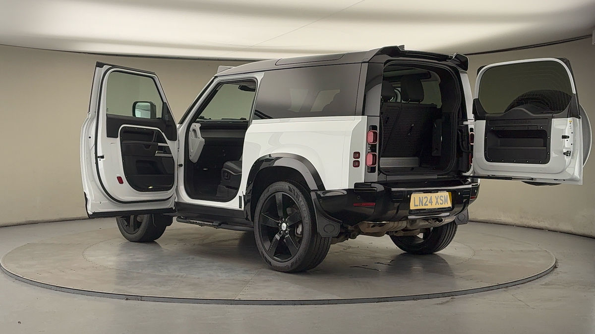 Used Land Rover Defender 90 2024 for sale - 77370432: Photo 44